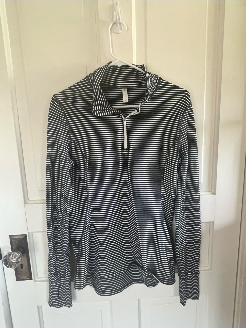 GAP Fit Womens Size Medium Pullover Top Quarter Zip Striped Long Sleeve Black
